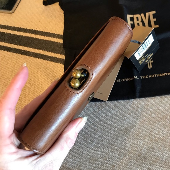 ⭐️ SALE ⭐️ NWT Frye Melissa Leather Clip Purse Wallet Retail $178 - Picture 7 of 13